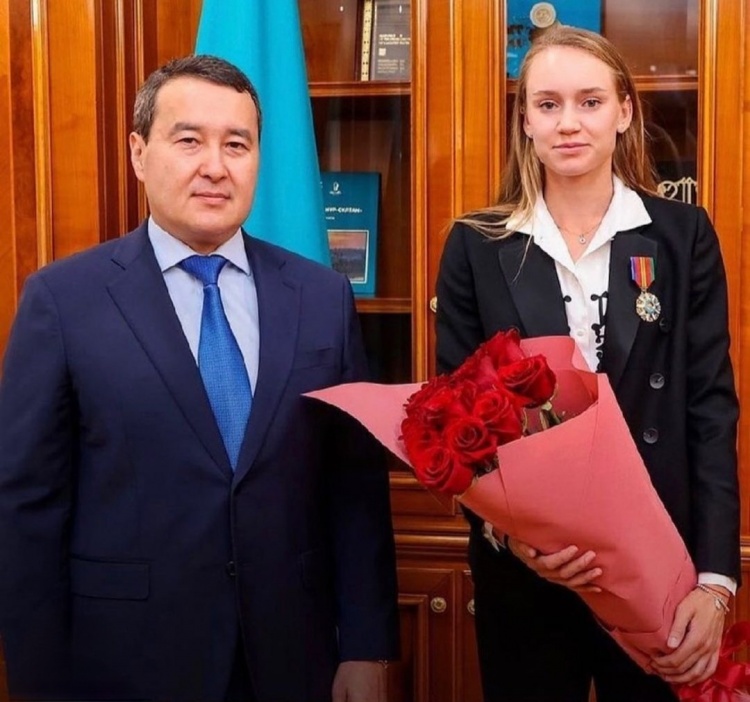 但一些微妙 但一些微妙